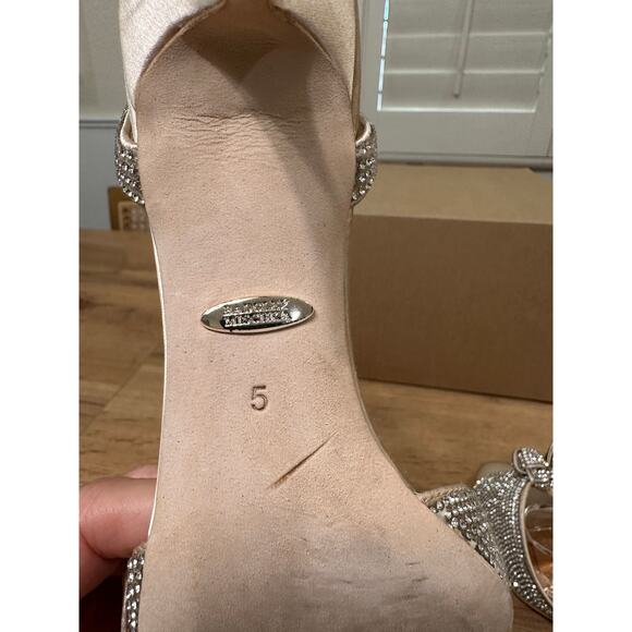 Badgley Mischka Remi Statement Heel Satin Rhinestone Bow Size 5 NWOB Wedding MOB - Picture 10 of 11